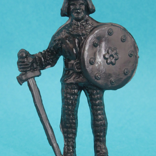 05. Homme d'armes de faction avec épée,bouclier rond et cervelière.